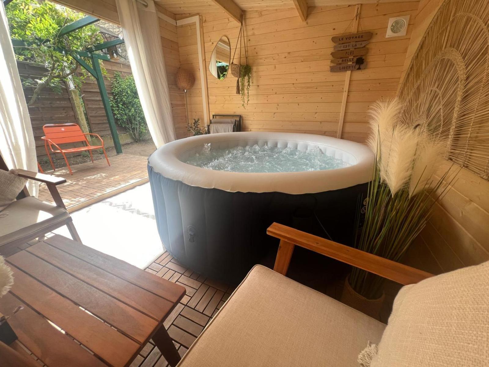 Apartmán Escale Cosy A Pontoise Jacuzzi Et Terrasse Exteriér fotografie