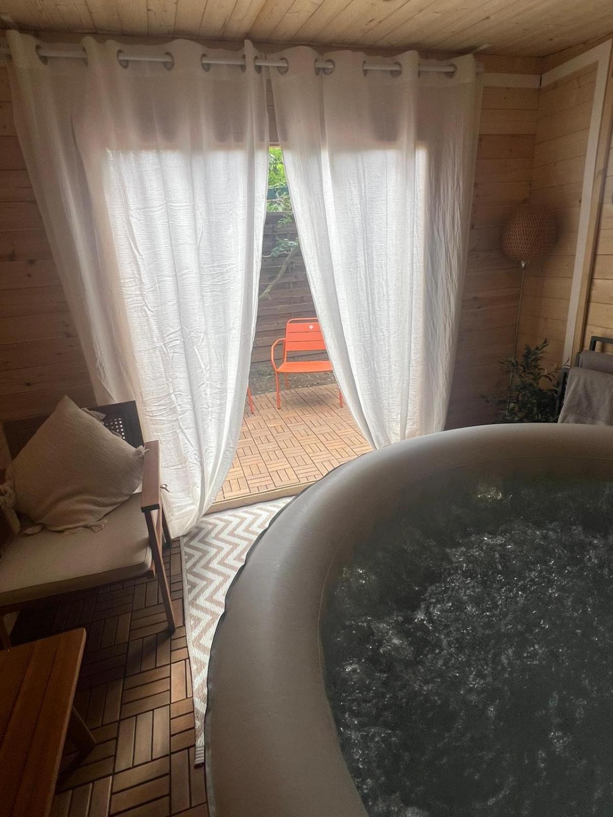 Apartmán Escale Cosy A Pontoise Jacuzzi Et Terrasse Exteriér fotografie